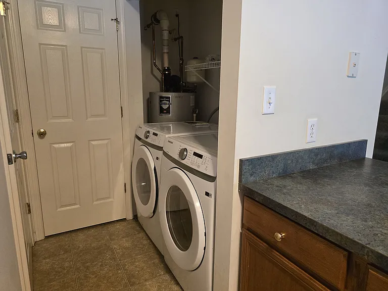 113 Courtyard Dr — Photo 21