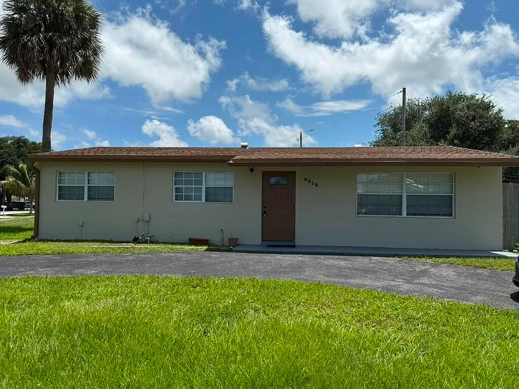4 bed, 2.0 bath, 1355 sqft, $3,095 — Photo 4