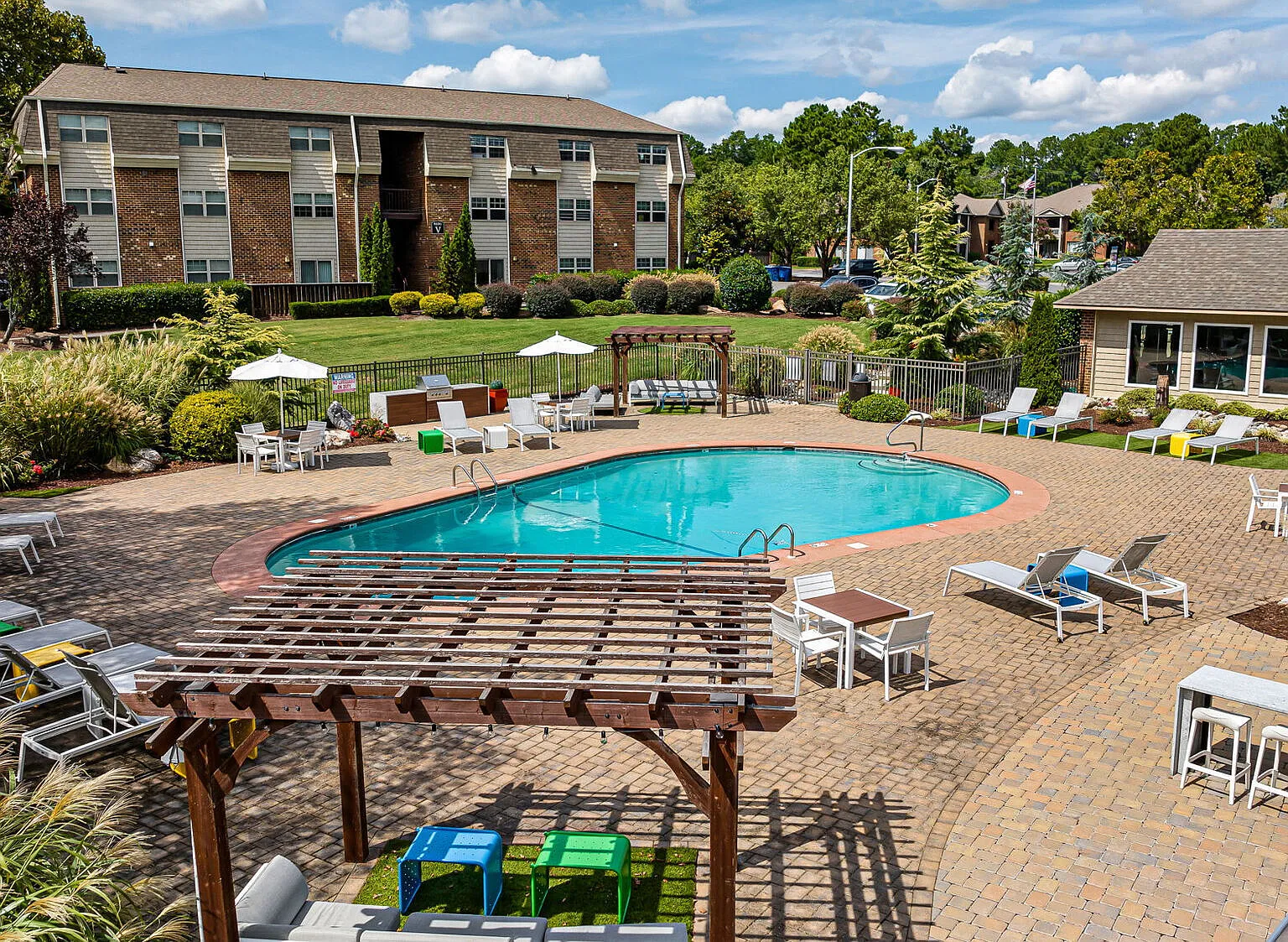 Collins Crossing Apartments — Photo 4