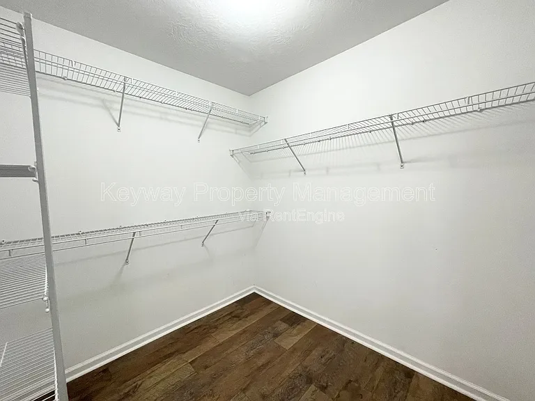 1391 Watsonia Dr — Photo 17