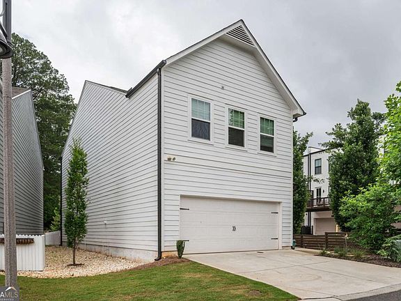 3rd image of 645 Everett Ln