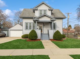 570 Center St, Elgin, IL 60120