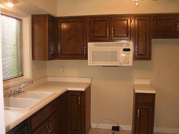 3rd image of 9731 N Revere Way