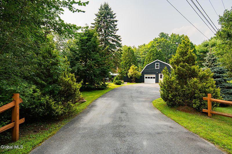 4th image of 1451 Lake Avenue