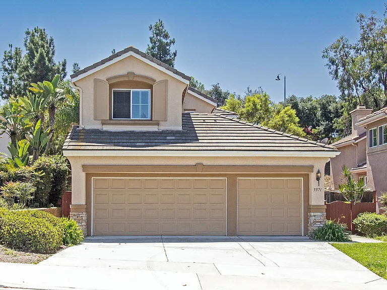 5571 Foxtail Loop — Photo 1
