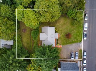 909 SW Gaines St, Portland, OR 97239