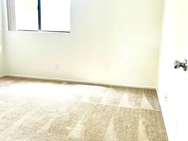 Royal Oaks Apartments in Bermuda Dunes — Photo 18