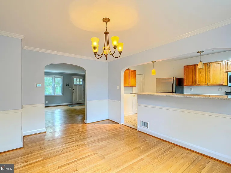 372 Old Trail Rd — Photo 8