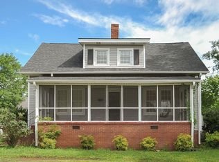6 16th St, Greer, SC 29651