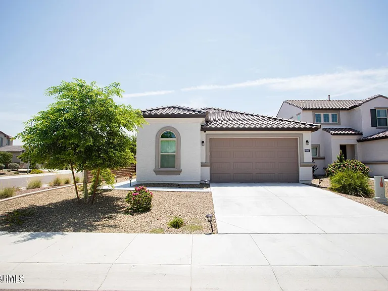 9969 W Robin Ln — Photo 2