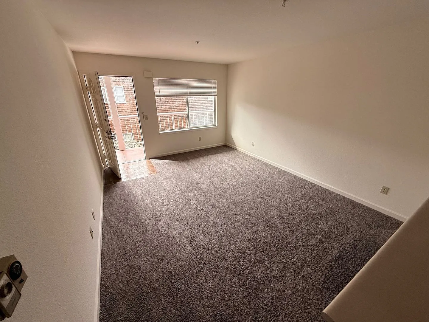 R13 — Photo 3