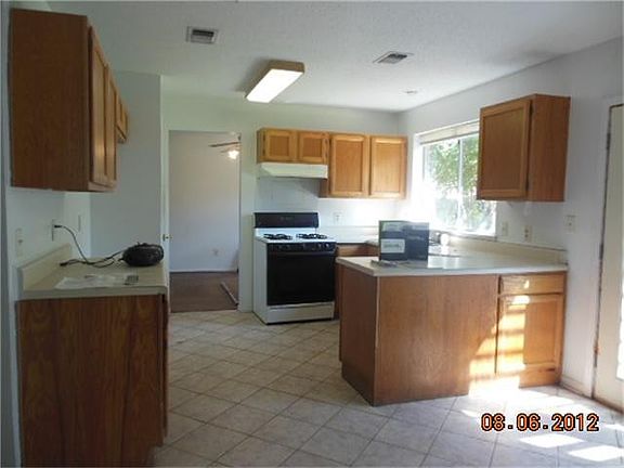 4th image of 2511 Stacy Dr