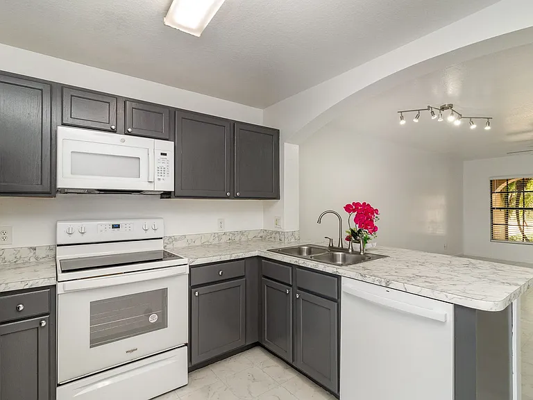 1165 Luminary Cir #102 — Photo 7
