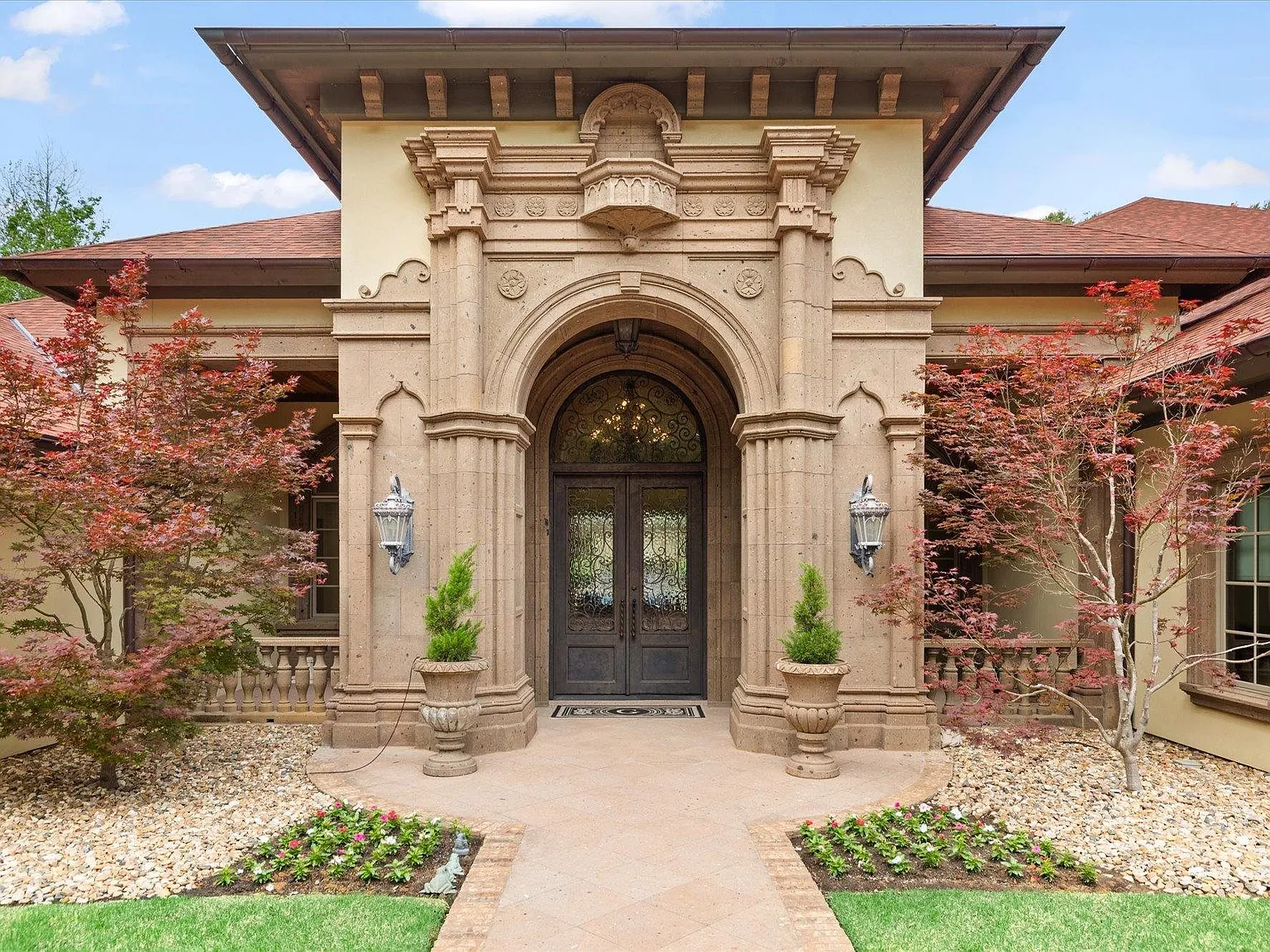 5 bed, 4.5 bath, 5969 sqft, $10,500 — Photo 4