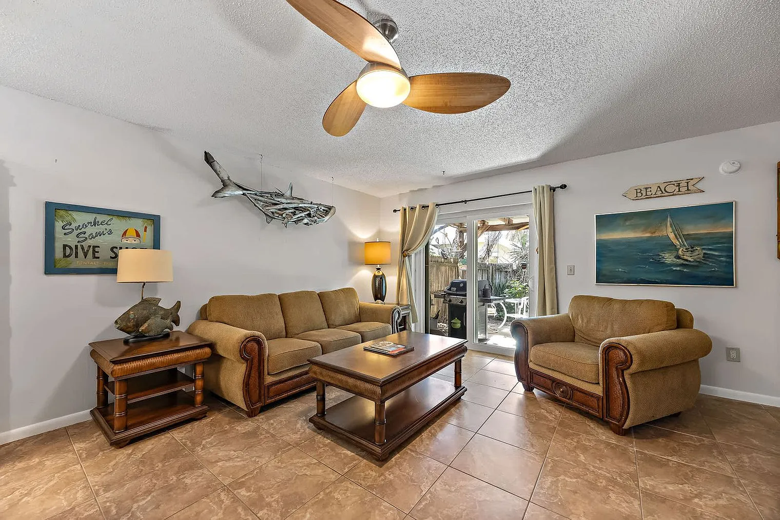 3 bed, 2.0 bath, 1517 sqft, $4,052 — Photo 1