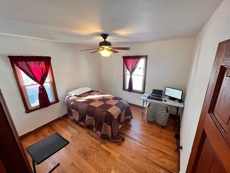 1160 Farrington St — Photo 12