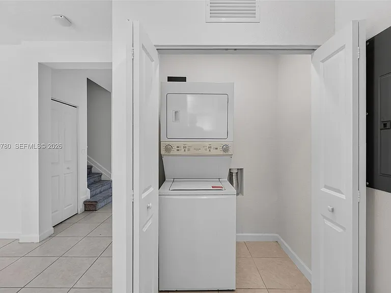 1586 SE 27th Ter #1586 — Photo 17