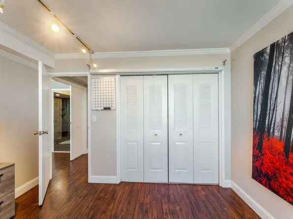 2110 Harmon Cove Tower image 19 of 50