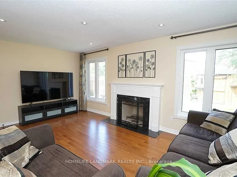 4887 Natkarni Cres — Photo 8