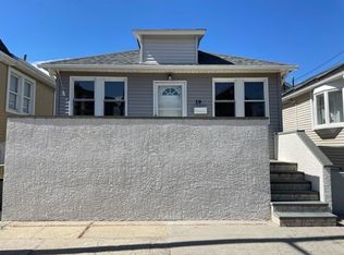 19 Michigan St, Long Beach, NY 11561