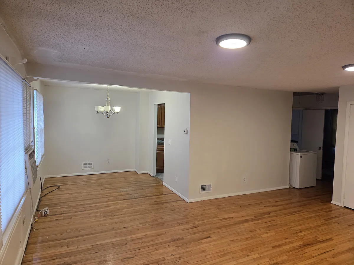 Building Photo - Pleasant Plains Ave