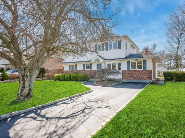 6 Gehrig Street, Commack, NY 11725