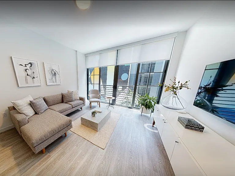 535 NW 24th St #11 — Photo 4