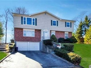 20 William St, Glen Cove, NY 11542