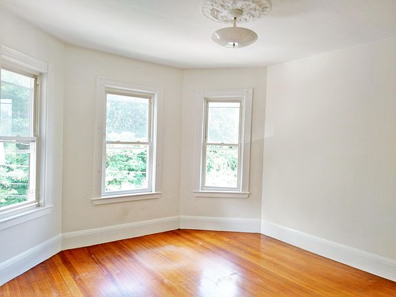 4th image of 82 Fisher Ave #3