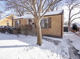 1045 Oakley Ave, Deerfield, IL 60015