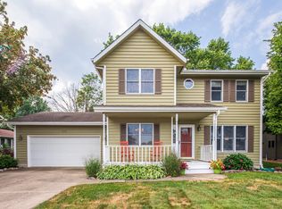 910 Read Dr, Chesterton, IN 46304