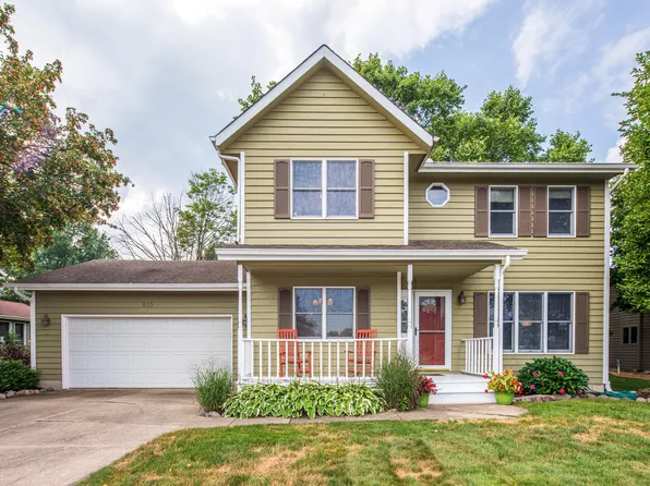 910 Read Dr, Chesterton, IN 46304