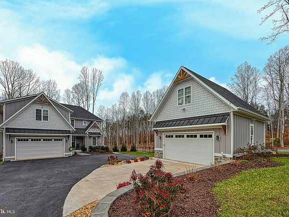 3rd image of 3416 Windsor Rose Dr