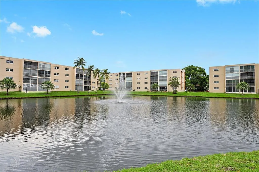 2 bed, 2.0 bath, 1144 sqft, $2,200 — Photo 1