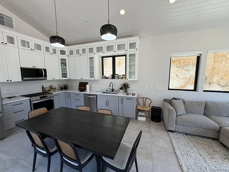 341 Hidden Pines Rd — Photo 4