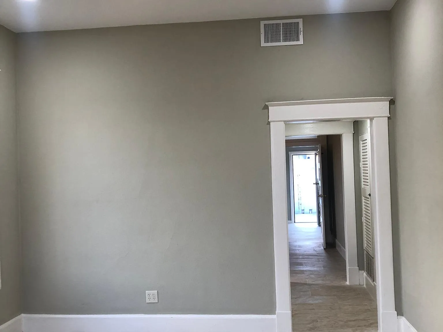 1 bed, 850 sqft, $950 — Photo 3
