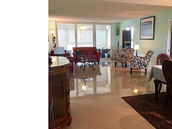 2nd image of 555 Oaks Ln APT 403
