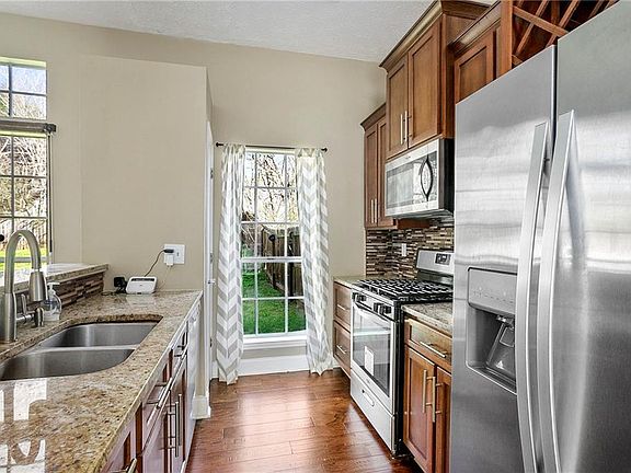 4th image of 6617 Eastbriar Dr