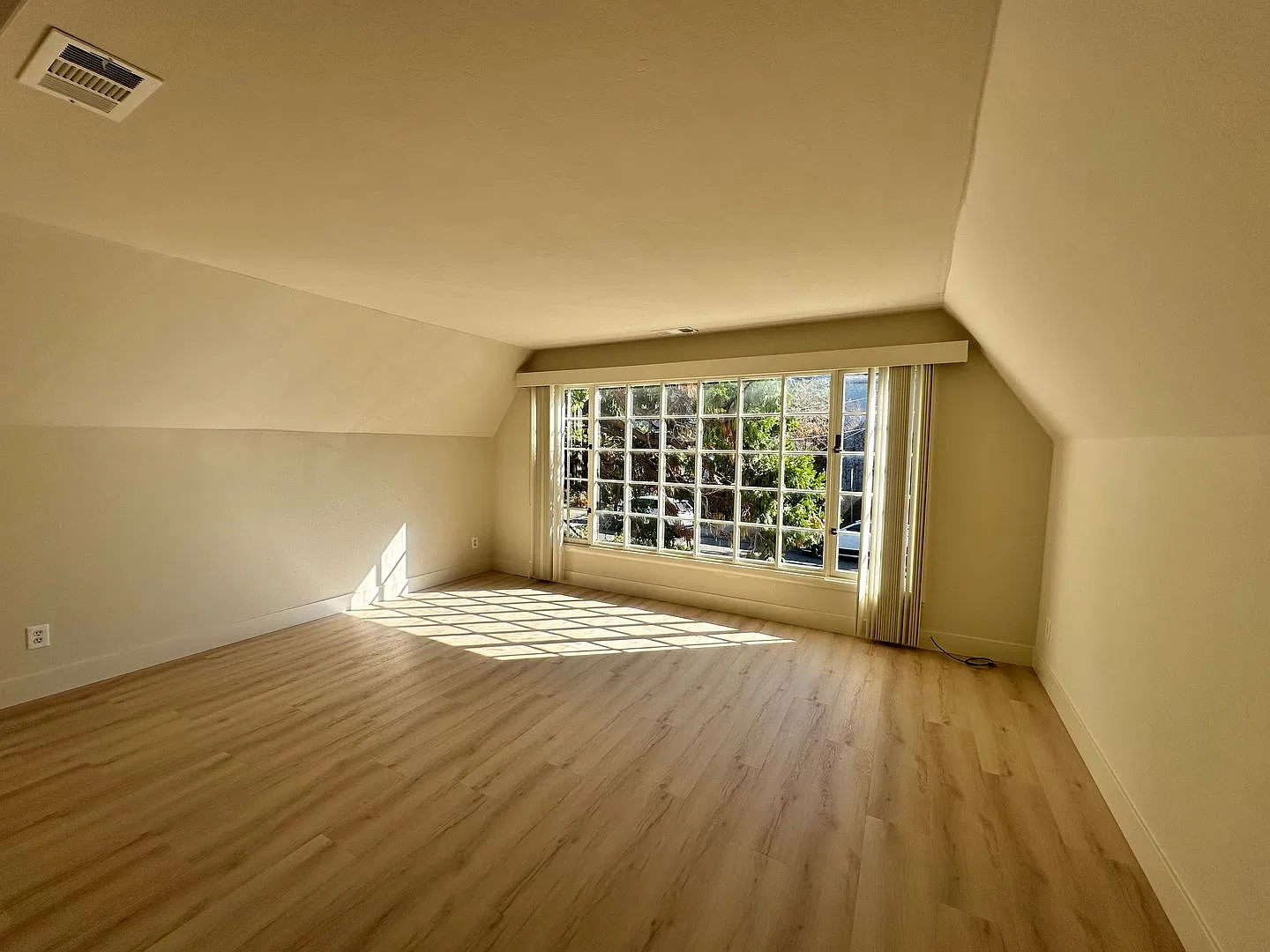 1346 Bonita Ave — Photo 3