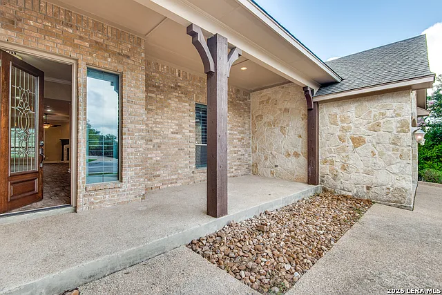 110 Evans Oak Ln — Photo 2