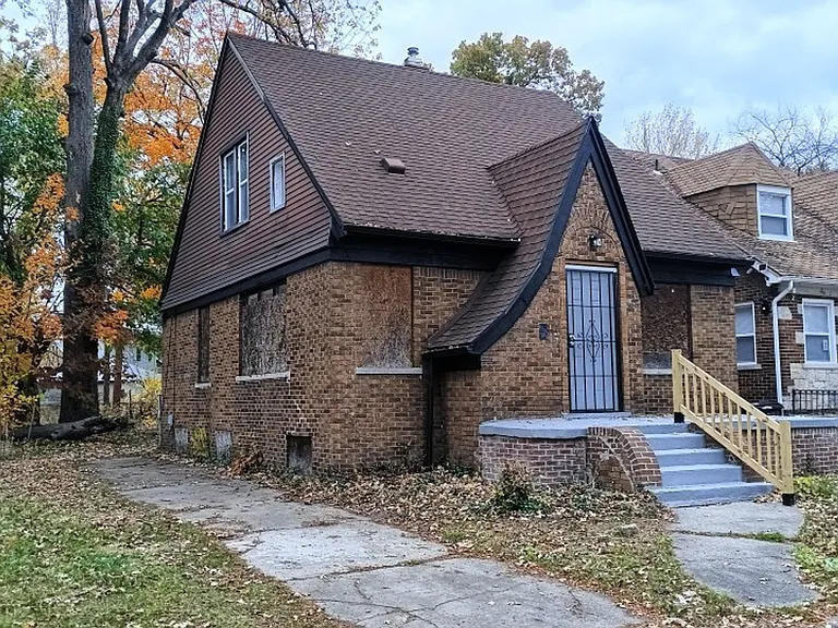15857 Evanston St — Photo 1