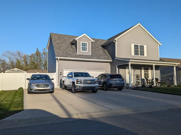 908 S Creek Dr W, Greensburg, IN 47240