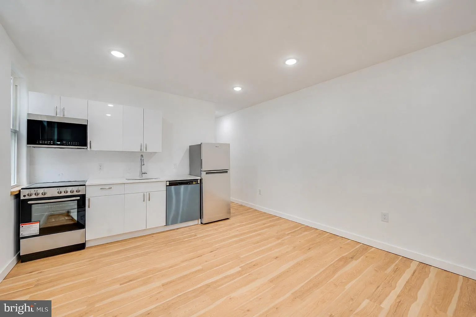 1 bed, 2139 sqft, $975 — Photo 2