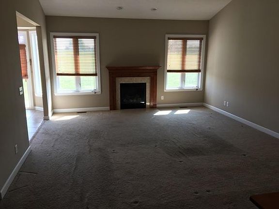 2nd image of 420 Ironwood Dr