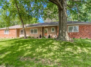 8896 Park St, Lenexa, KS 66215