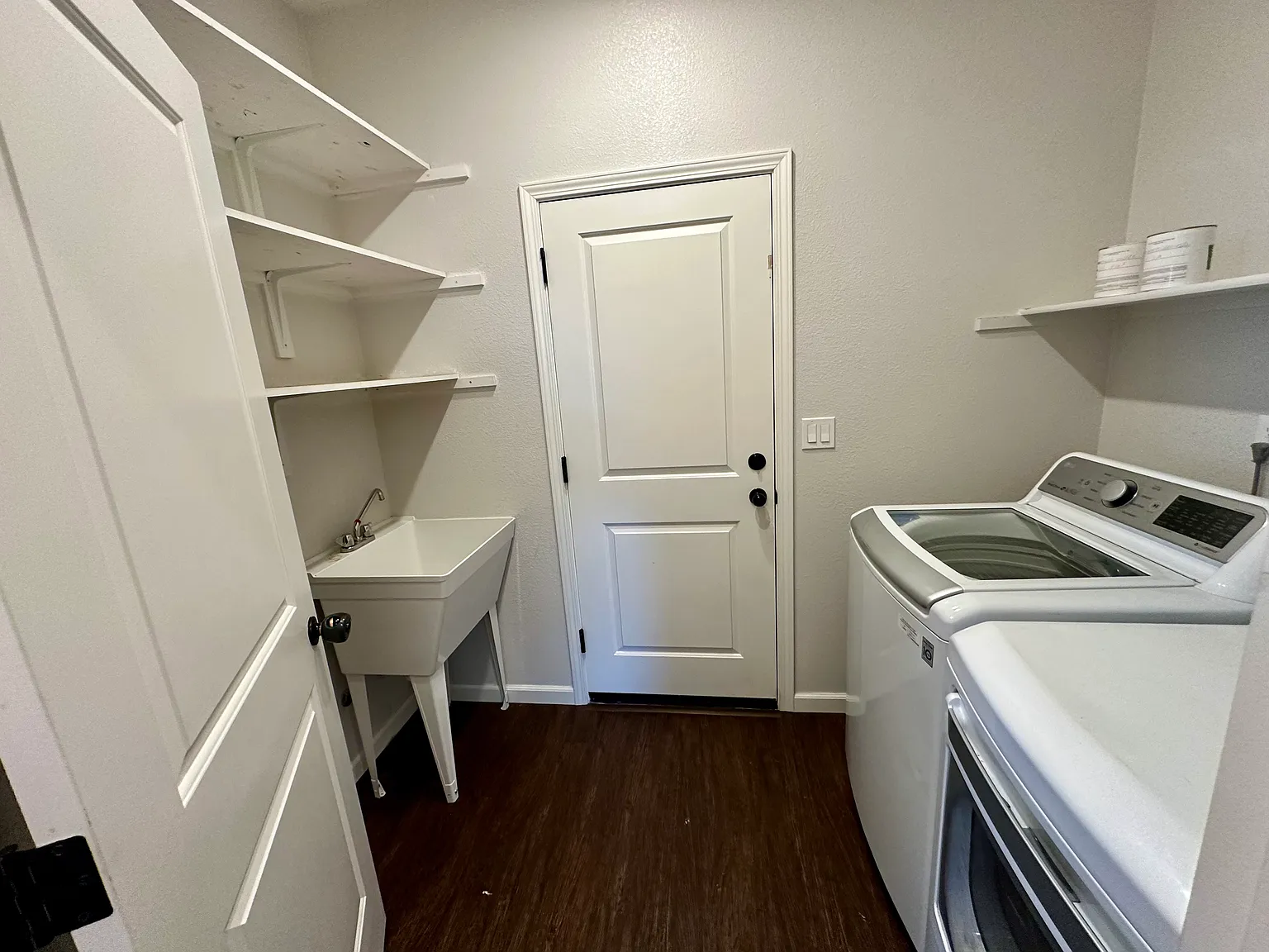 3 bed, 1570 sqft, $2,895 — Photo 4