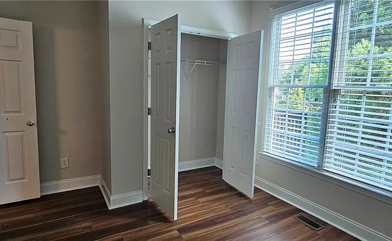 647 Maple Grove Way — Photo 15