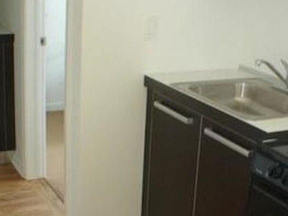 2nd image of 5050 N Winthrop Ave #308