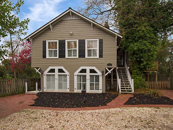 Stairs to main entrance