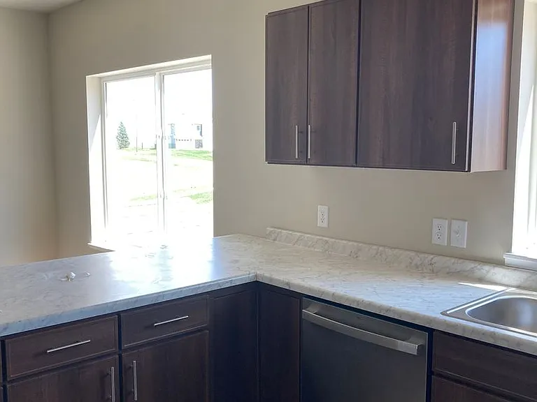 2606 Apache Court Suites 101 4 #201-301 — Photo 5